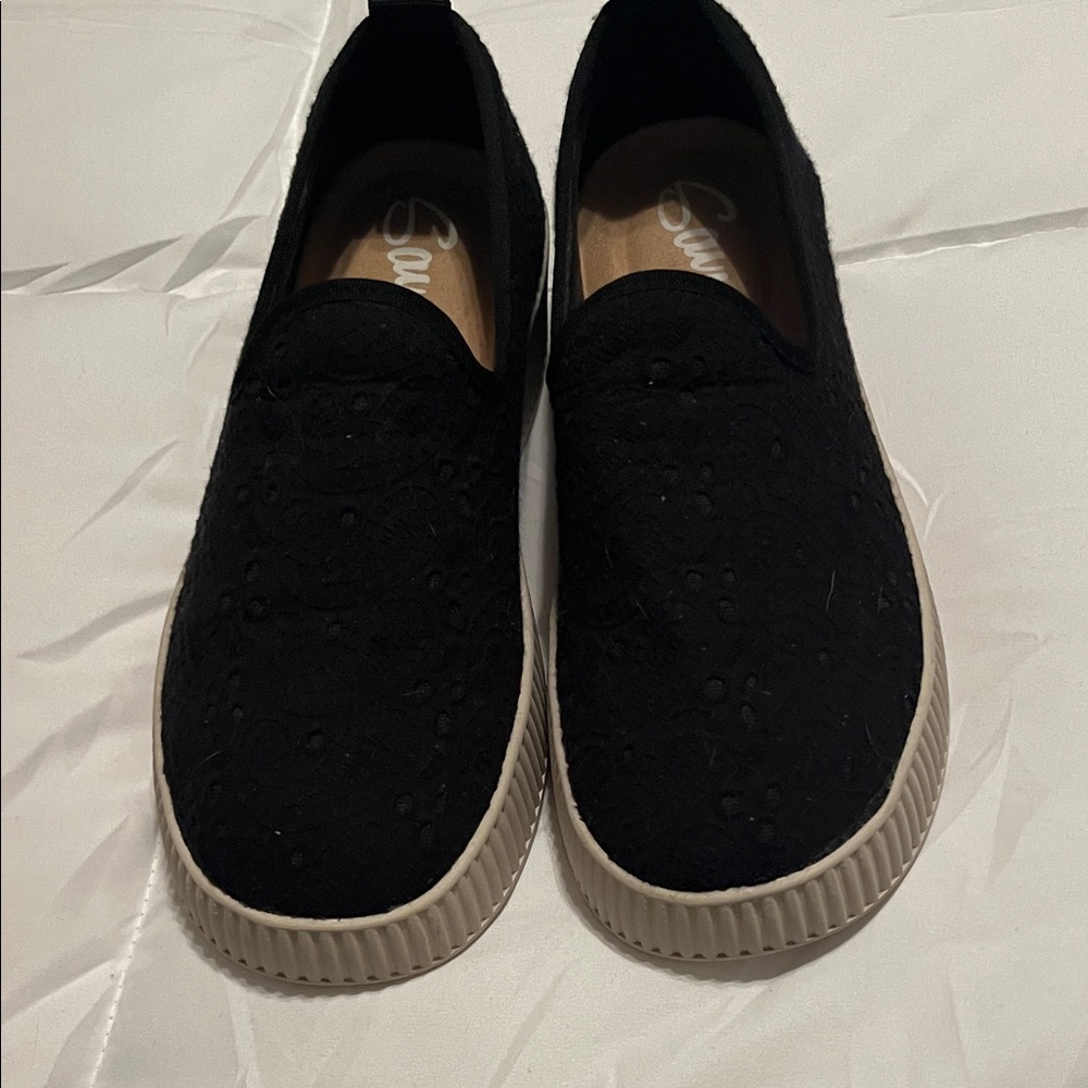 Savvy Black Slip-On Sneakers
